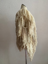 Lade das Bild in den Galerie-Viewer, FRINGE VEST white