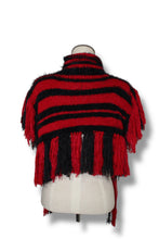 Lade das Bild in den Galerie-Viewer, KNITTED COLLAR - SHOULDERPIECE // black & red stripes