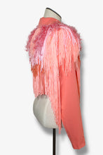 Lade das Bild in den Galerie-Viewer, CROPPED FRINGE BLAZER // PEACH