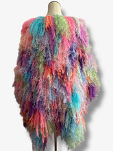 Lade das Bild in den Galerie-Viewer, FRINGE COAT // Bubblegum