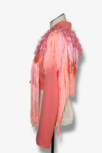 Lade das Bild in den Galerie-Viewer, CROPPED FRINGE BLAZER // PEACH