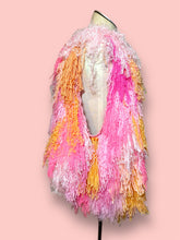 Lade das Bild in den Galerie-Viewer, FRINGE VEST short // Rosa / peach