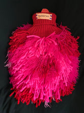 Lade das Bild in den Galerie-Viewer, FLUFF // red-pink