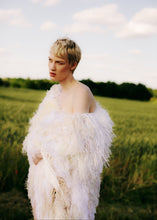 Lade das Bild in den Galerie-Viewer, LONG FRINGE COAT // white -creme