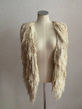 Lade das Bild in den Galerie-Viewer, FRINGE VEST white