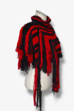 Lade das Bild in den Galerie-Viewer, KNITTED COLLAR - SHOULDERPIECE // black & red stripes