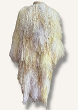 Lade das Bild in den Galerie-Viewer, LONG FRINGE COAT // white -creme
