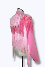 Lade das Bild in den Galerie-Viewer, CROPPED FRINGE BLAZER // PINK