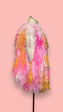 Lade das Bild in den Galerie-Viewer, FRINGE VEST short // Rosa / peach