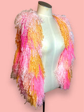 Lade das Bild in den Galerie-Viewer, FRINGE VEST short // Rosa / peach