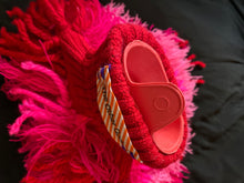 Lade das Bild in den Galerie-Viewer, FLUFF // red-pink