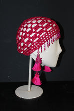 Lade das Bild in den Galerie-Viewer, CROCHET HEADPIECE // Pink
