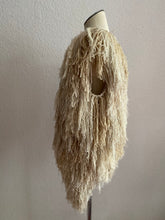 Lade das Bild in den Galerie-Viewer, FRINGE VEST white