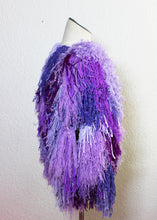 Lade das Bild in den Galerie-Viewer, FRINGE VEST // purple