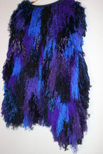 Lade das Bild in den Galerie-Viewer, FRINGE VEST long // electric blue , lilac