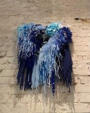 Lade das Bild in den Galerie-Viewer, TAPESTRY - ELECTRIC BLUE