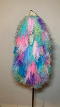 Lade das Bild in den Galerie-Viewer, FRINGE VEST // bubblegum