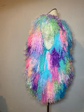 Lade das Bild in den Galerie-Viewer, FRINGE VEST // bubblegum