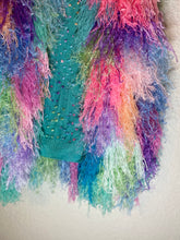 Lade das Bild in den Galerie-Viewer, FRINGE VEST // bubblegum