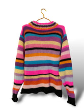 Lade das Bild in den Galerie-Viewer, KNITTED SWEATER - Rainbow stripes