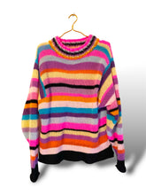 Lade das Bild in den Galerie-Viewer, KNITTED SWEATER - Rainbow stripes