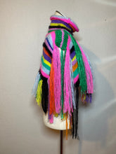 Lade das Bild in den Galerie-Viewer, KNITTED COLLAR / SHOULDERPIECE - Rainbow stripes