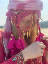 Lade das Bild in den Galerie-Viewer, PINK CROCHET MASK