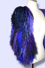 Lade das Bild in den Galerie-Viewer, FRINGE VEST // electric blue , lilac