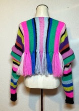 Lade das Bild in den Galerie-Viewer, KNITTED BOLERO // Rainbow stripes
