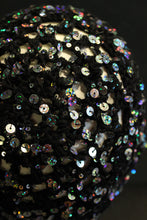 Lade das Bild in den Galerie-Viewer, DISCO SEQUIN - CROCHET HEADPIECE // black-iris
