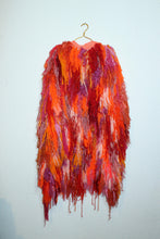 Lade das Bild in den Galerie-Viewer, FRINGE COAT red/orange