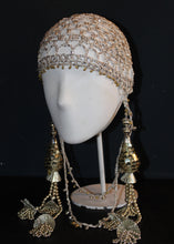 Lade das Bild in den Galerie-Viewer, GOLDEN CROCHET HEADPIECE