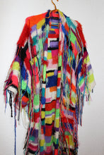 Lade das Bild in den Galerie-Viewer, INTASIA COAT - Rainbow squares
