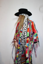 Lade das Bild in den Galerie-Viewer, INTASIA COAT - Rainbow squares