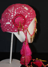 Lade das Bild in den Galerie-Viewer, PINK CROCHET MASK