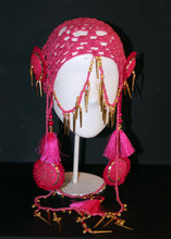 Lade das Bild in den Galerie-Viewer, PINK CROCHET MASK