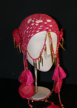 Lade das Bild in den Galerie-Viewer, PINK CROCHET MASK