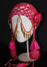 Lade das Bild in den Galerie-Viewer, PINK CROCHET MASK