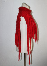 Lade das Bild in den Galerie-Viewer, KNITTED COLLAR / SHOULDERPIECE - red
