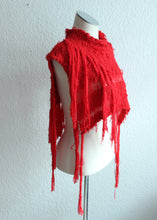 Lade das Bild in den Galerie-Viewer, KNITTED COLLAR / SHOULDERPIECE - red