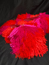 Lade das Bild in den Galerie-Viewer, FRINGE SLIPPERS // RED