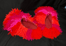 Lade das Bild in den Galerie-Viewer, FRINGE SLIPPERS // RED