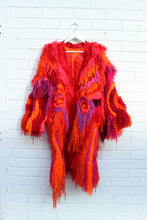 Lade das Bild in den Galerie-Viewer, EMBROIDERED COAT // red, orange