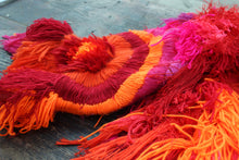 Lade das Bild in den Galerie-Viewer, EMBROIDERED COAT // red, orange