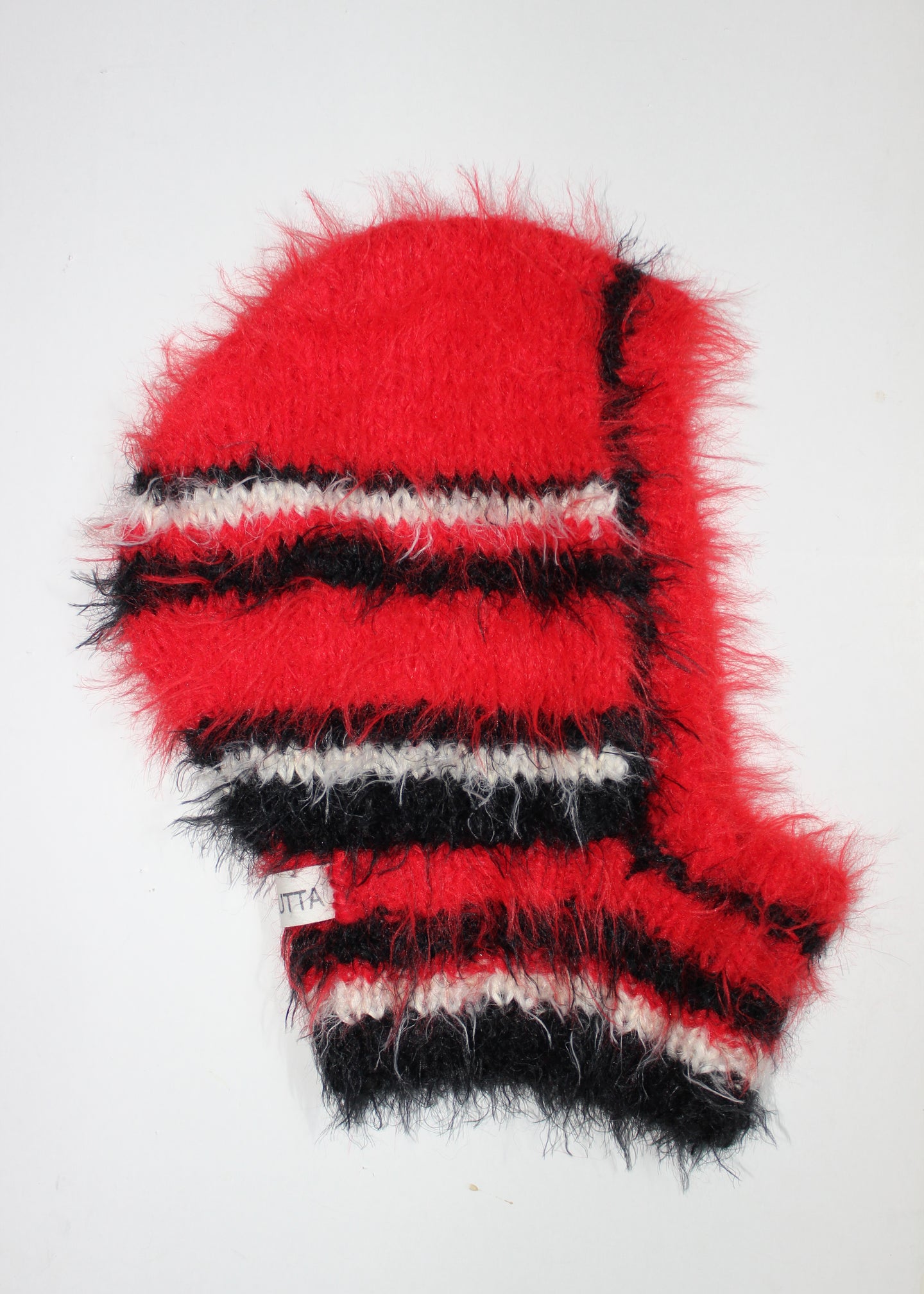 BALACLAVA // FLUFFY BLACK - RED