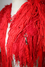 Lade das Bild in den Galerie-Viewer, FRINGE COLLAR // RED
