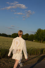 Lade das Bild in den Galerie-Viewer, EMBROIDERED FRINGE BLAZER // WHITE
