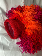 Lade das Bild in den Galerie-Viewer, FLUFF // RED PINK
