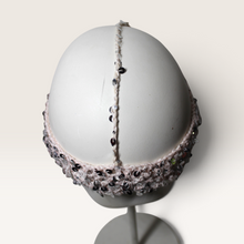 Lade das Bild in den Galerie-Viewer, CROCHET HEADPIECE /Mask  metal beads (Kopie)
