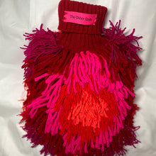 Lade das Bild in den Galerie-Viewer, FLUFF // RED PINK
